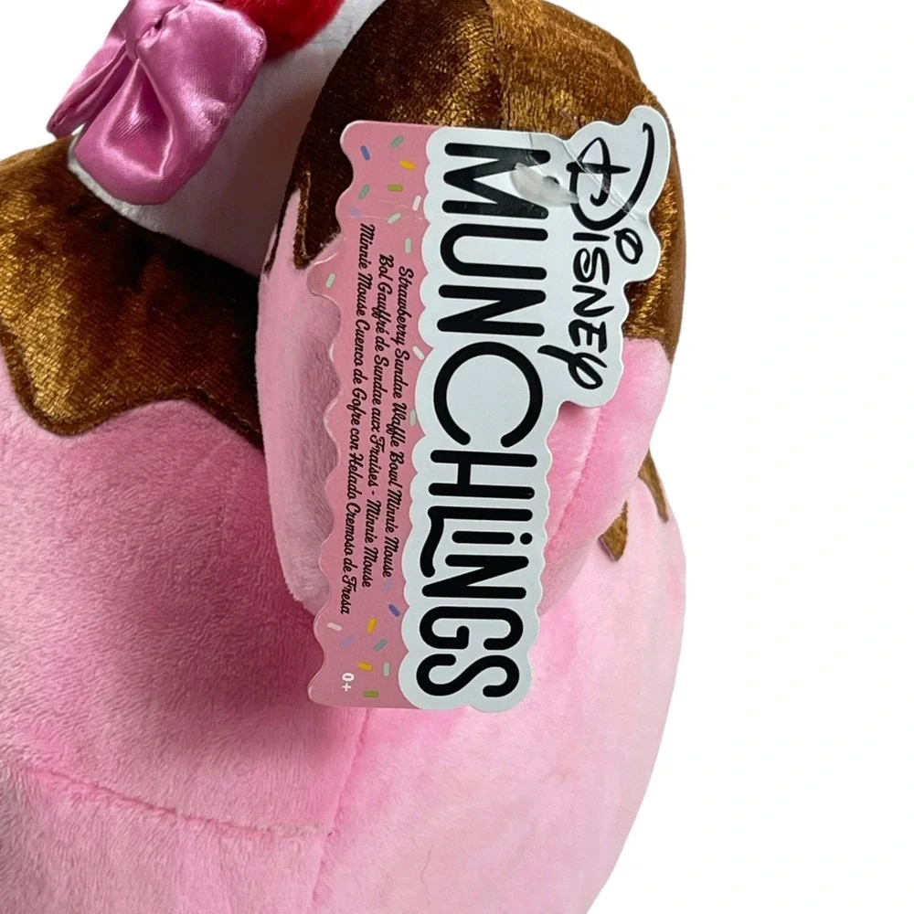 Disney Munchlings Minnie Mouse Cupcake Baked Treats 11